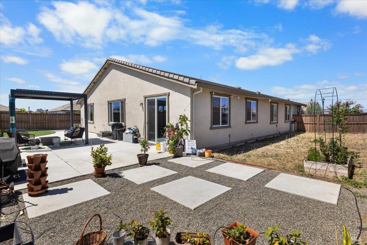 625 Wildflower Lane Dixon CA 95620