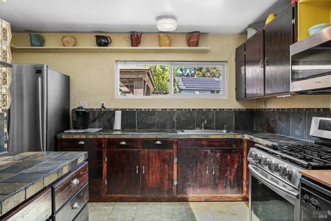 6450 Packing House Road Forestville CA 95436