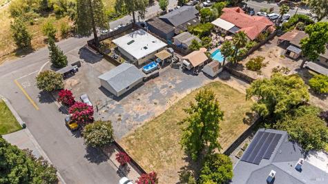 6450 Packing House Road Forestville CA 95436