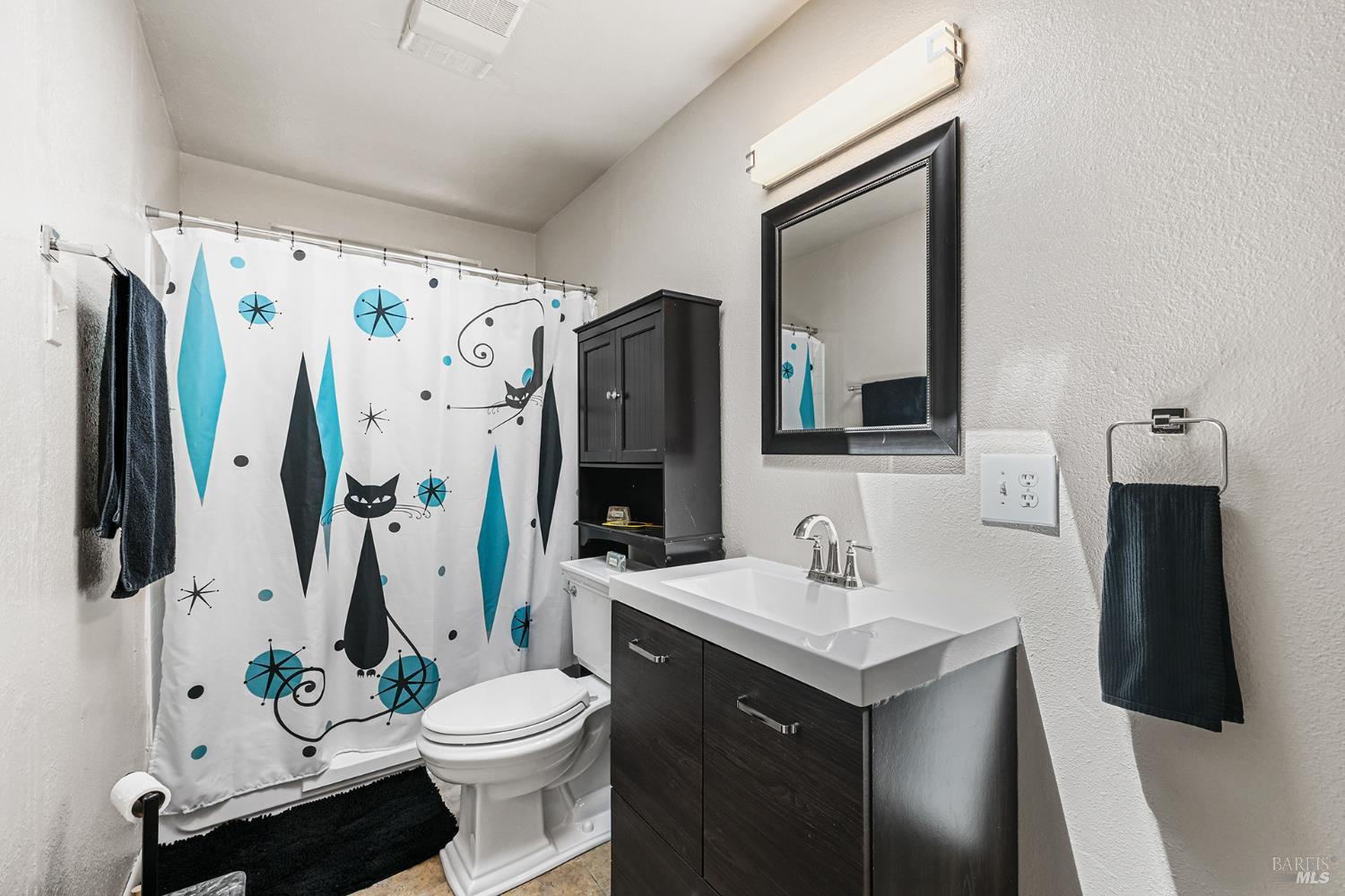 6450 Packing House Road Forestville CA 95436