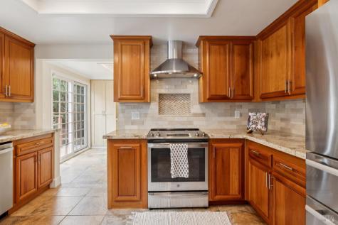 33 Plata Court Novato CA 94947