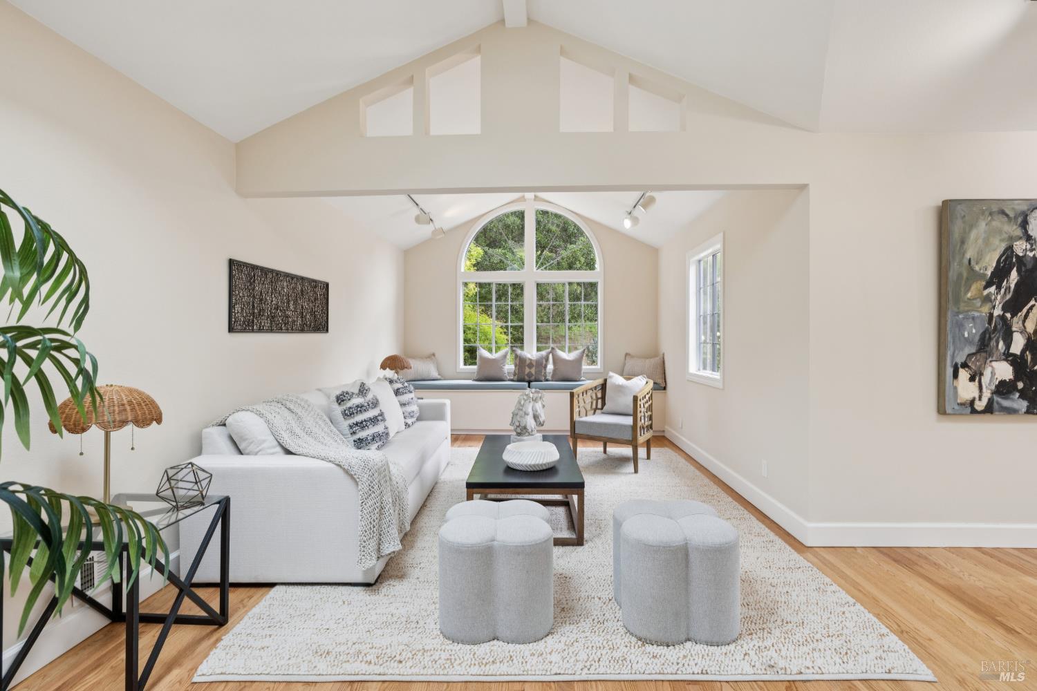 33 Plata Court Novato CA 94947