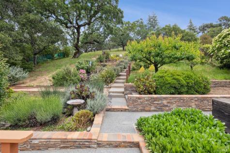 33 Plata Court Novato CA 94947