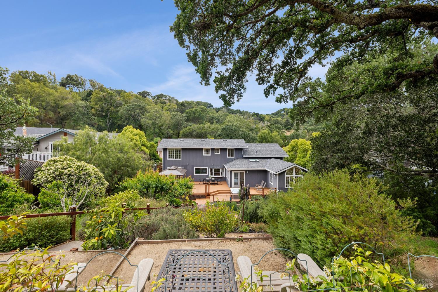 33 Plata Court Novato CA 94947