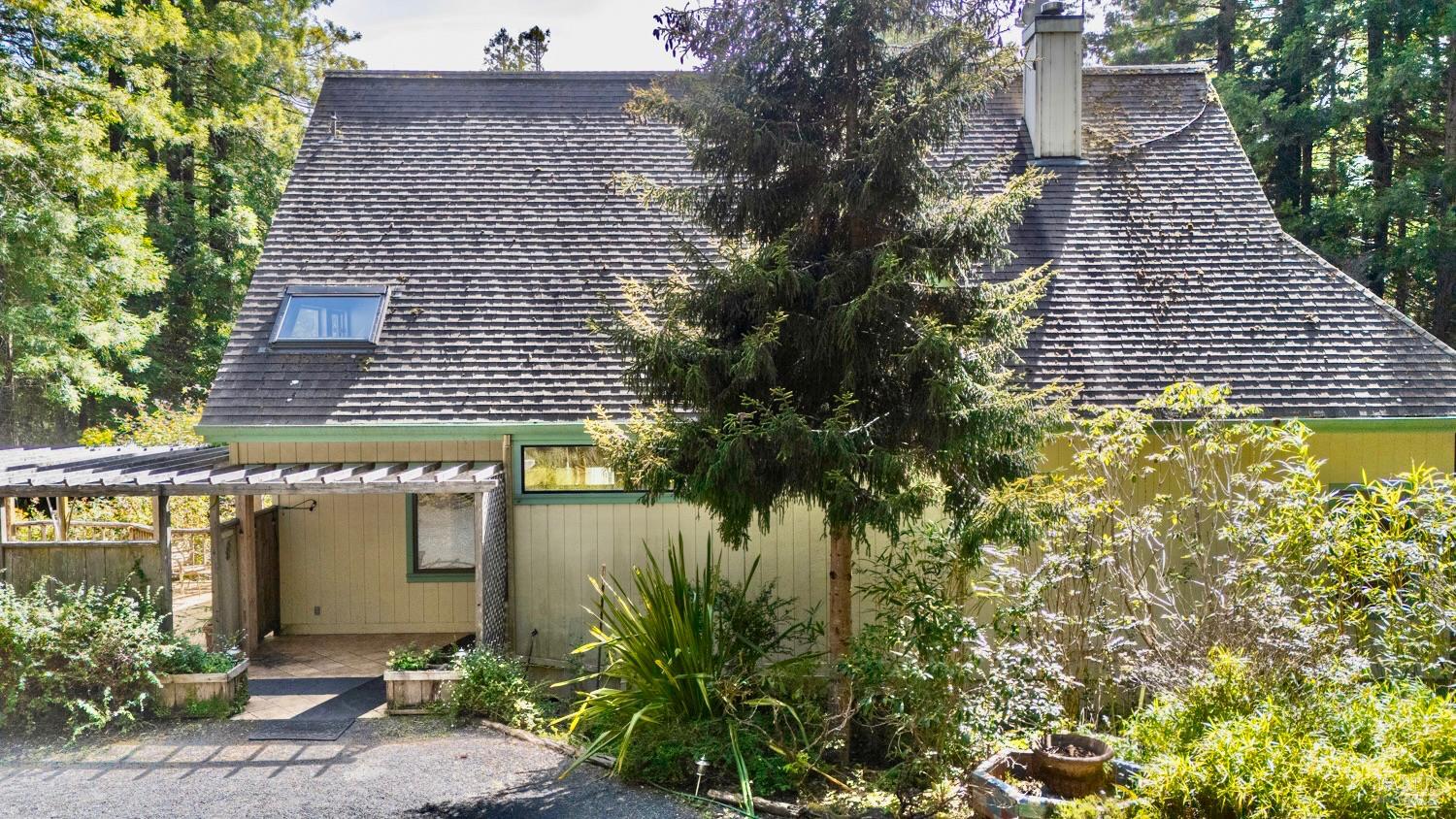 33100 Frog Pond Road Little River CA 95456