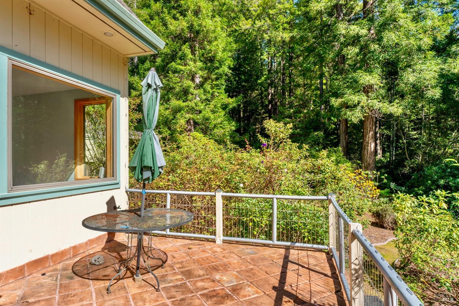 33100 Frog Pond Road Little River CA 95456