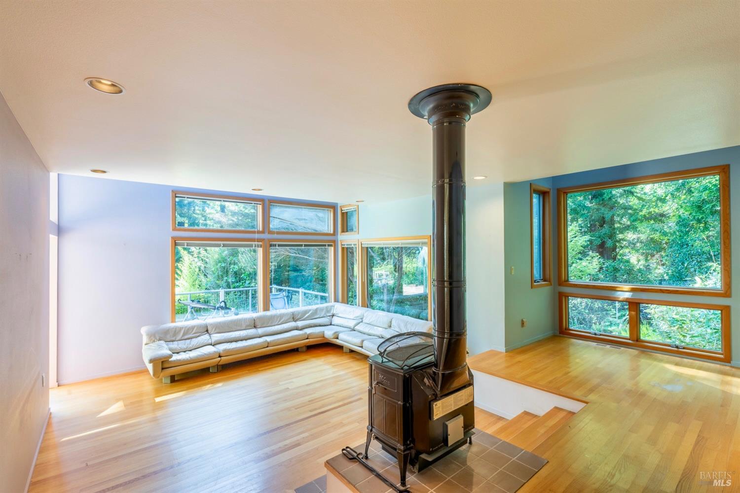 33100 Frog Pond Road Little River CA 95456