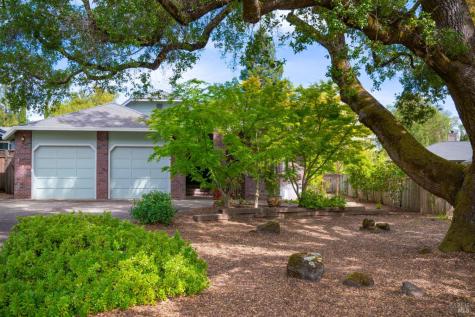 424 Greens Drive Healdsburg CA 95448