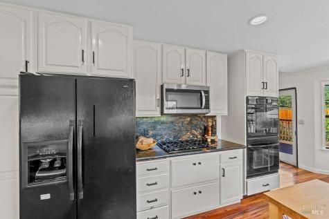 424 Greens Drive Healdsburg CA 95448