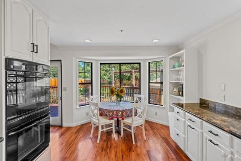 424 Greens Drive Healdsburg CA 95448