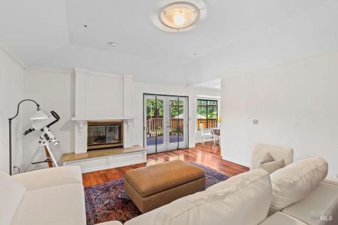 424 Greens Drive Healdsburg CA 95448