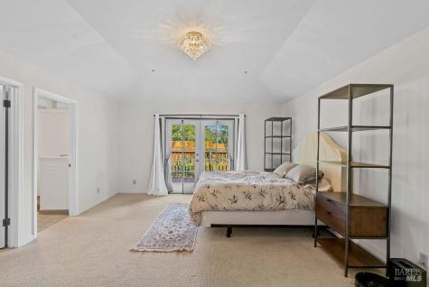 424 Greens Drive Healdsburg CA 95448