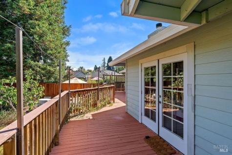 424 Greens Drive Healdsburg CA 95448
