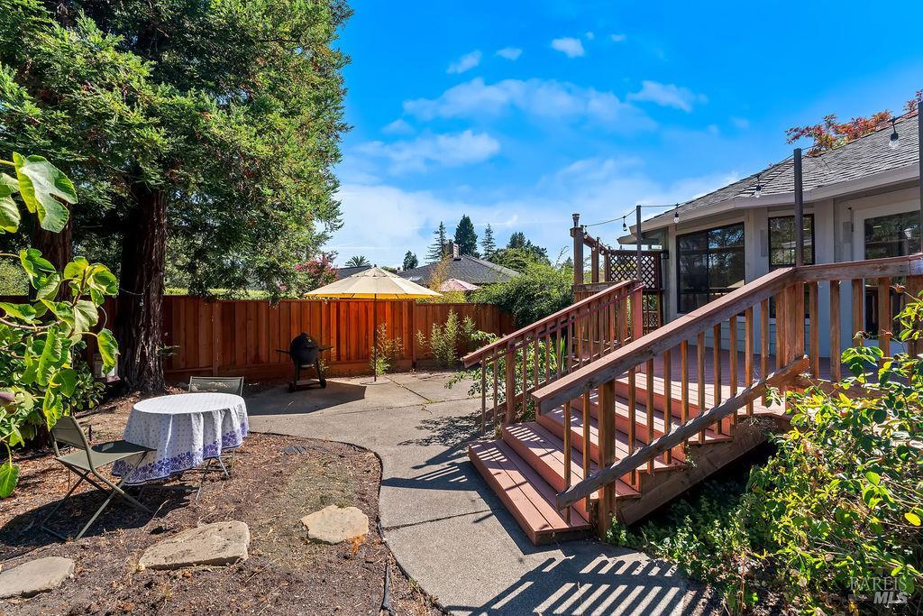 424 Greens Drive Healdsburg CA 95448