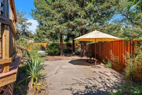 424 Greens Drive Healdsburg CA 95448