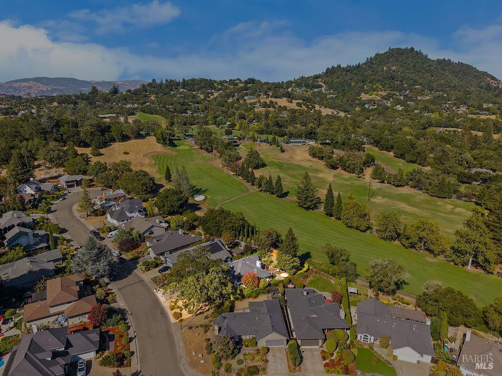 424 Greens Drive Healdsburg CA 95448