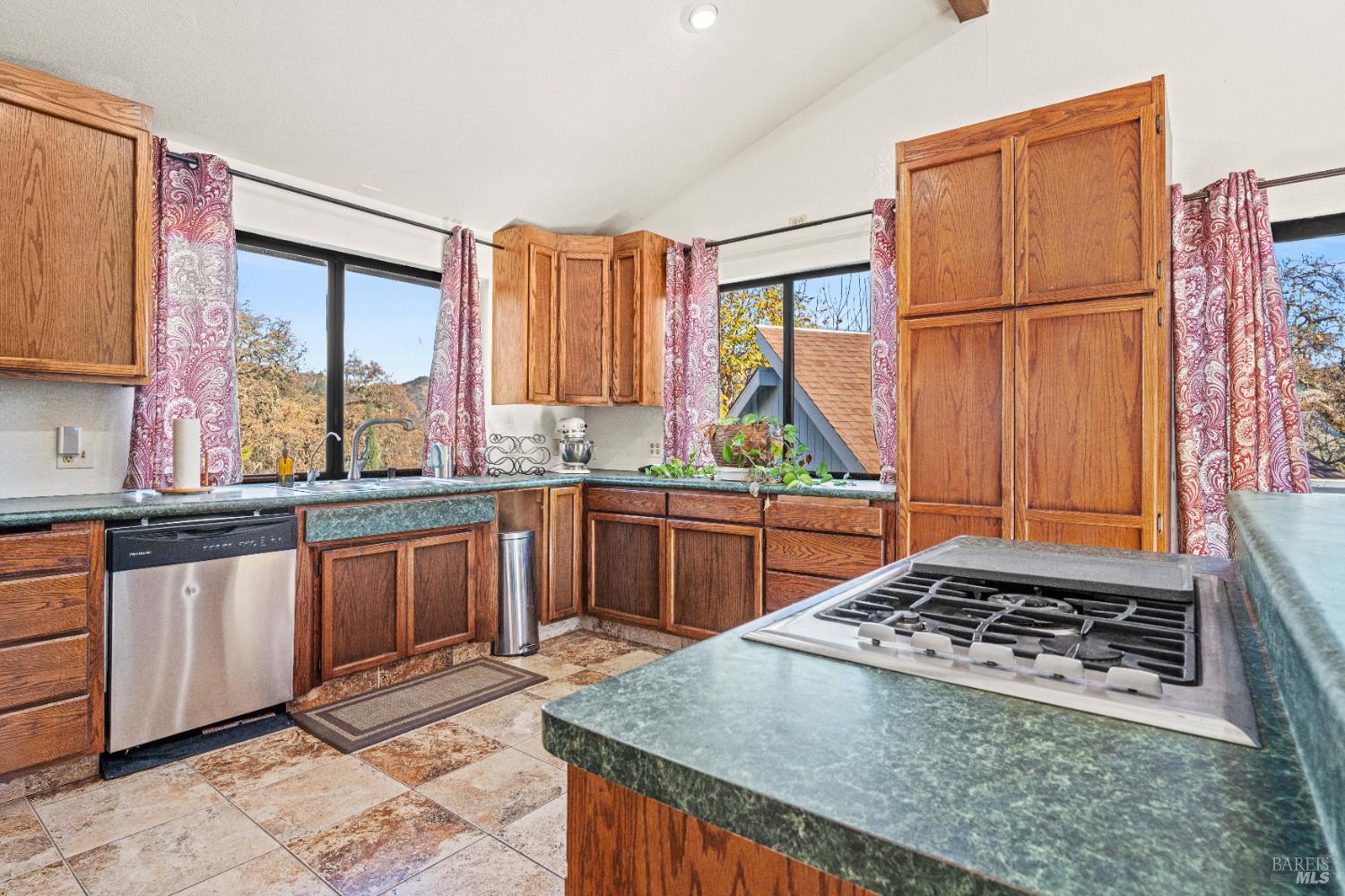 6620 Robinson Creek Road Ukiah CA 95482