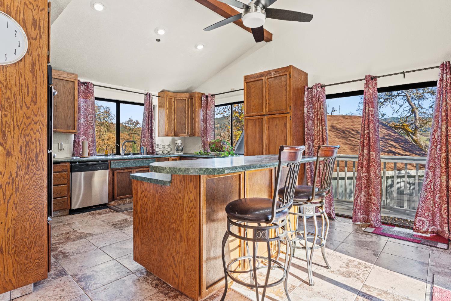 6620 Robinson Creek Road Ukiah CA 95482