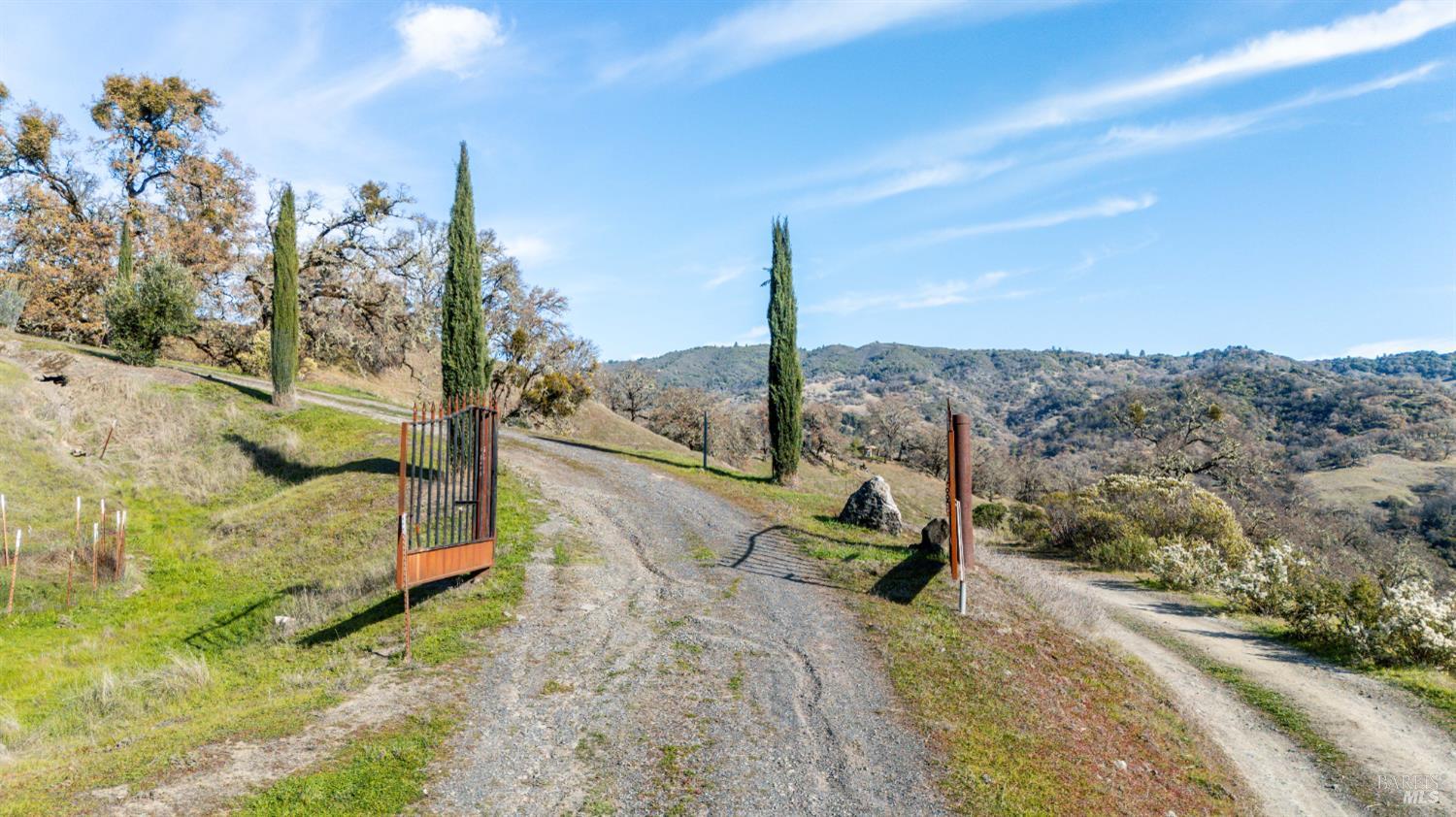 6620 Robinson Creek Road Ukiah CA 95482