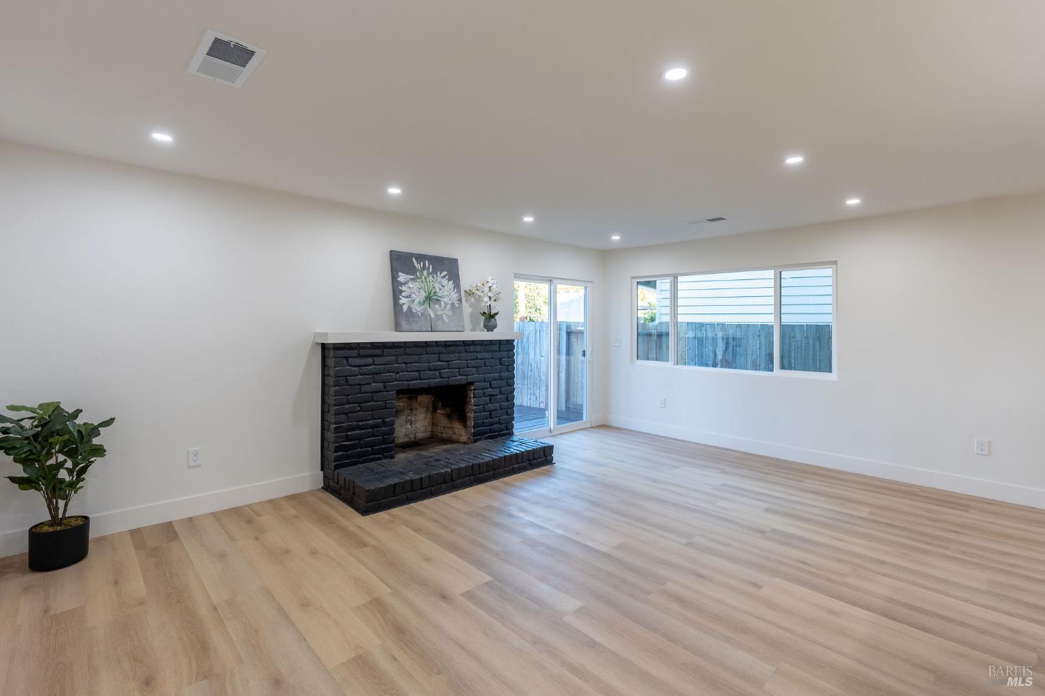 2625 Neotomas Avenue Santa Rosa CA 95405