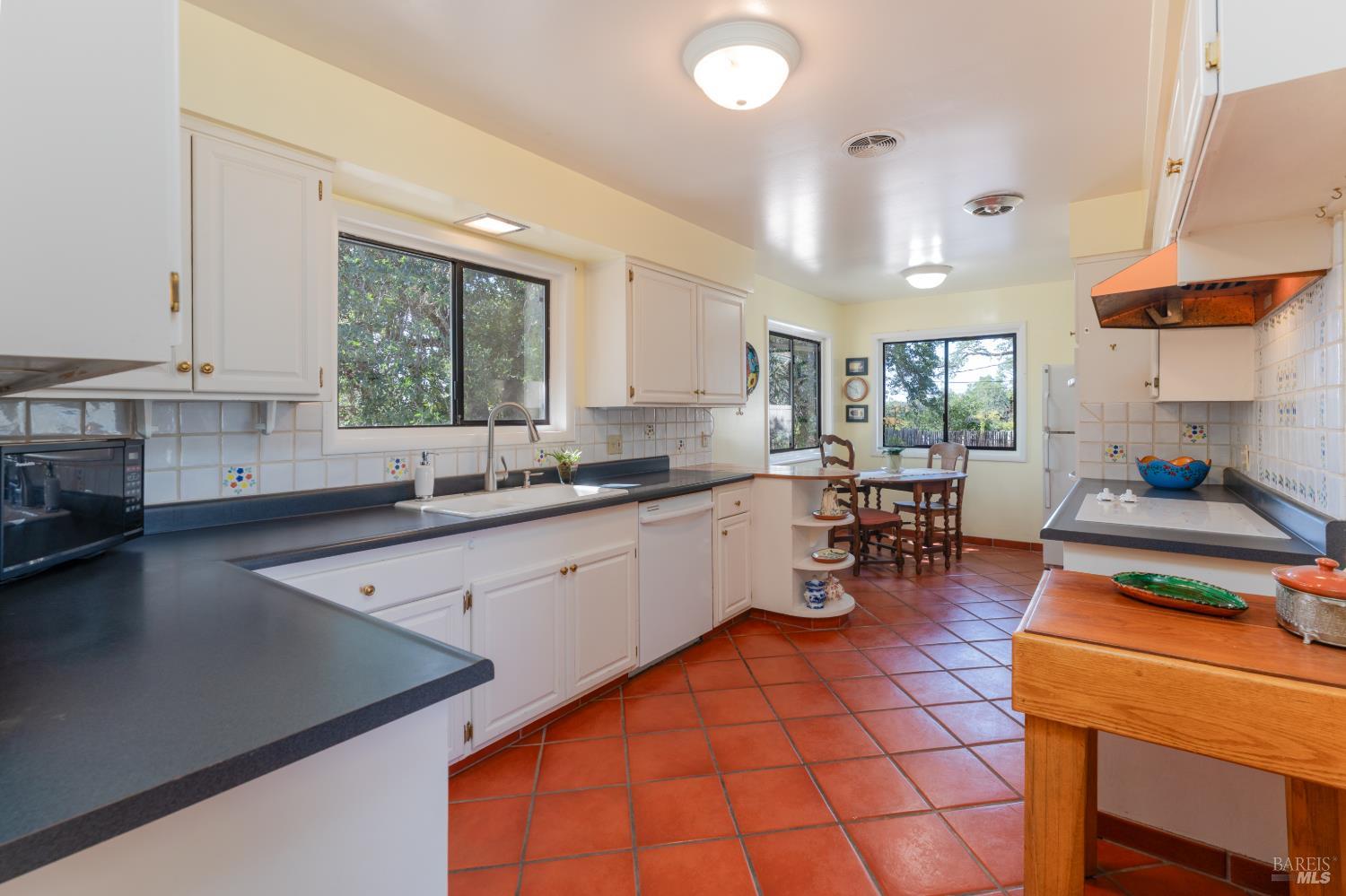 1921 Ridge Road Ukiah CA 95482