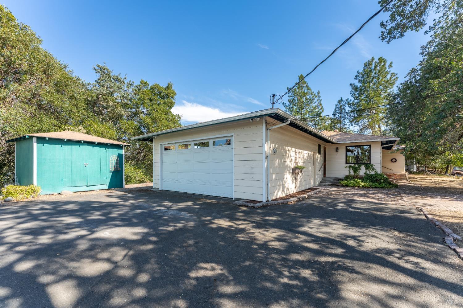 1921 Ridge Road Ukiah CA 95482