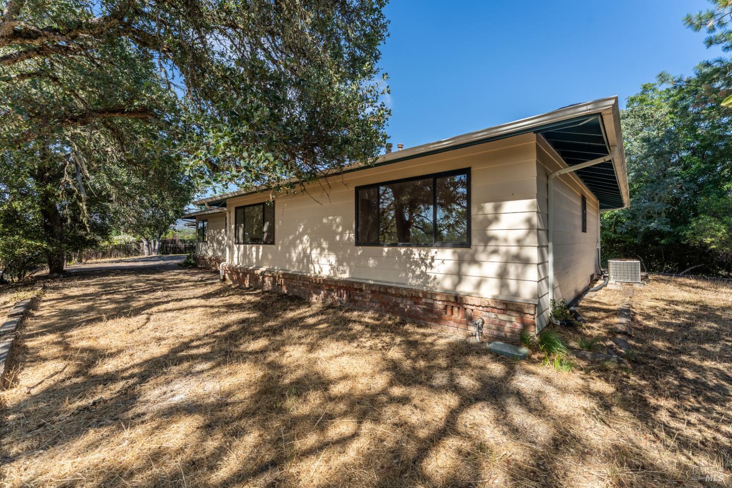 1921 Ridge Road Ukiah CA 95482