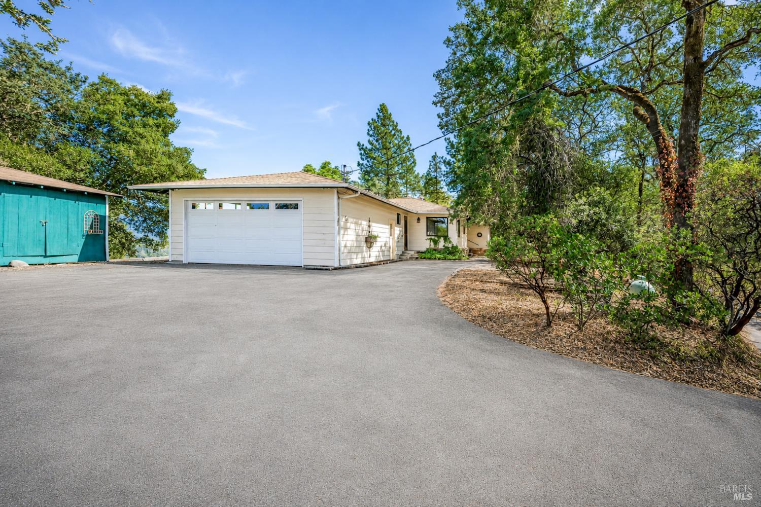 1921 Ridge Road Ukiah CA 95482