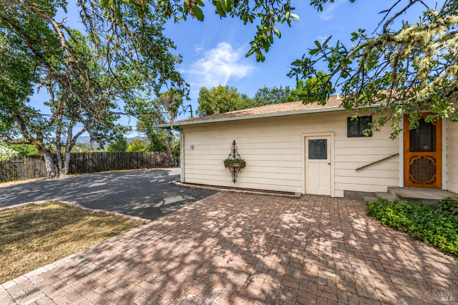 1921 Ridge Road Ukiah CA 95482