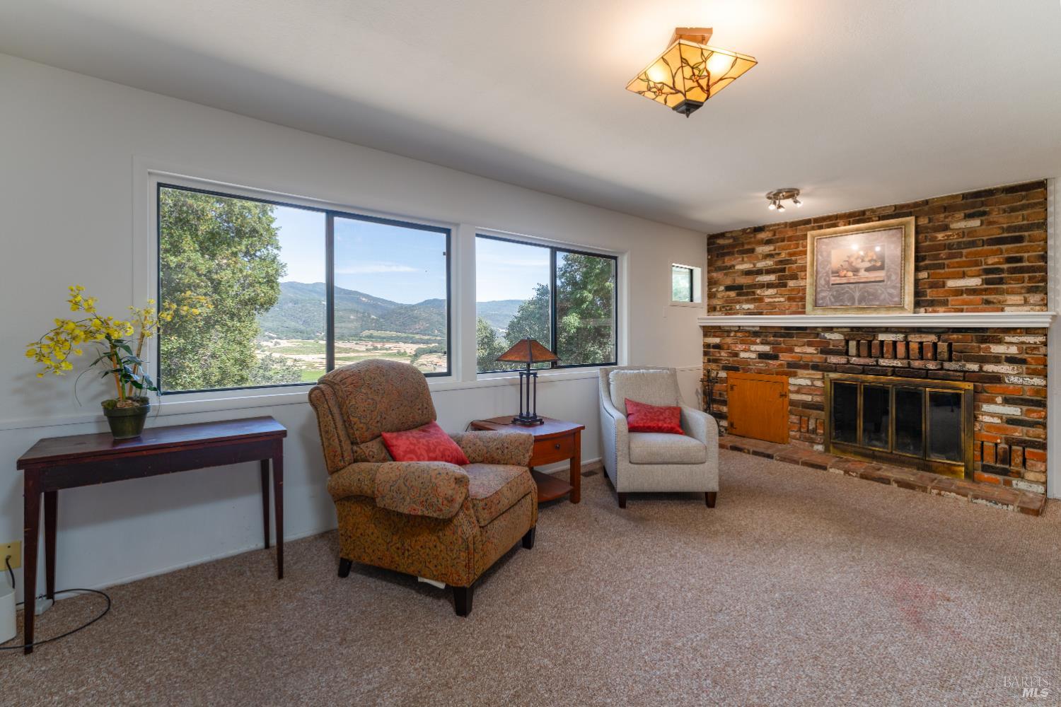 1921 Ridge Road Ukiah CA 95482