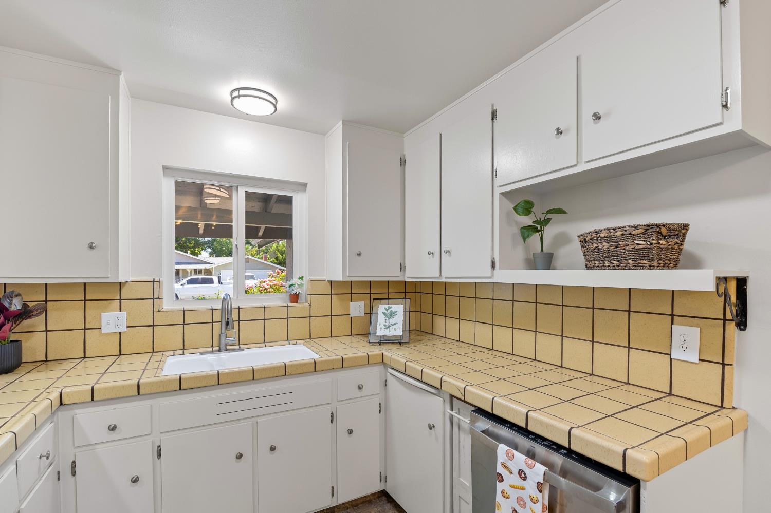 301 Rosa Avenue Winters CA 95694