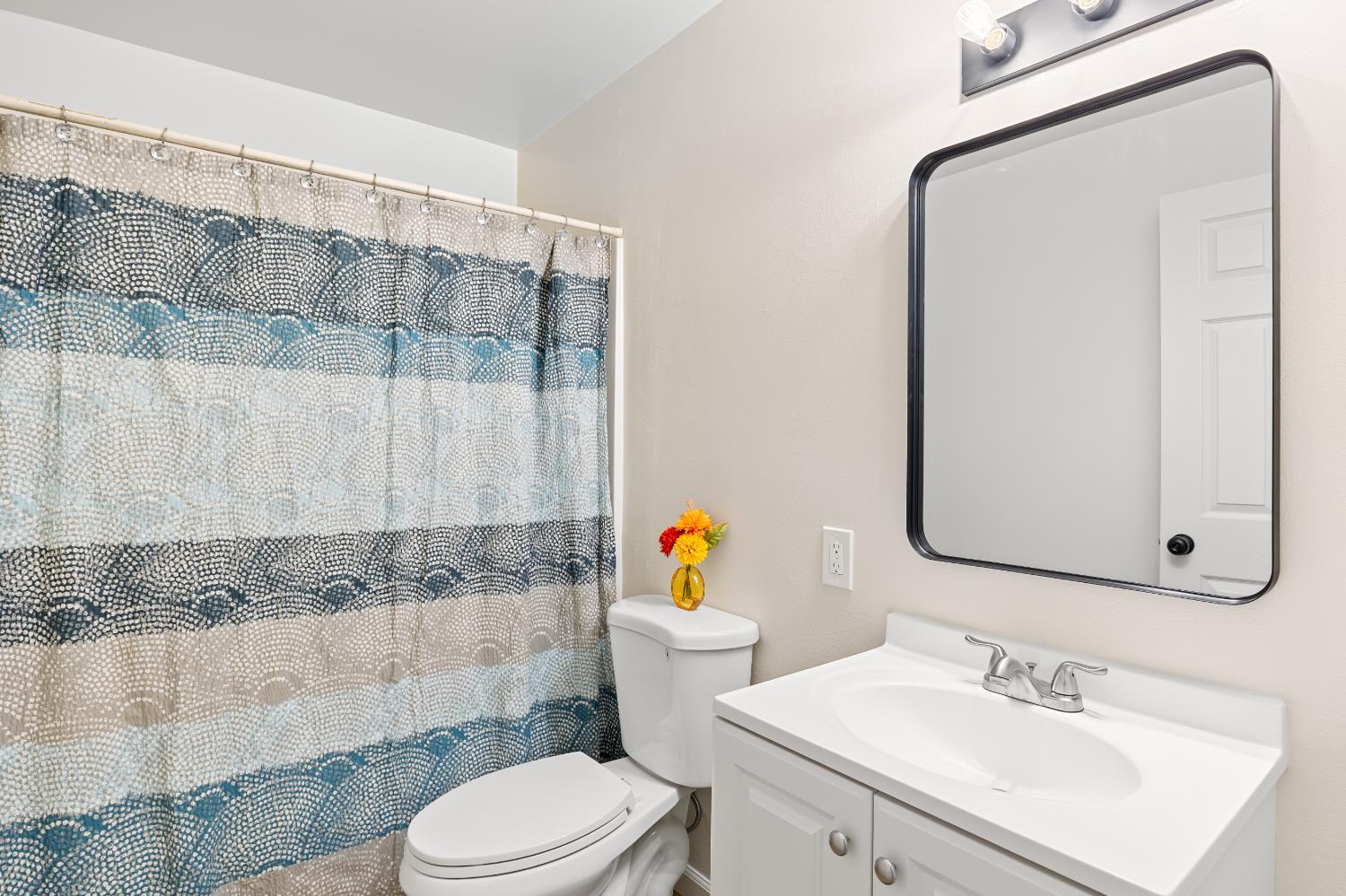 301 Rosa Avenue Winters CA 95694