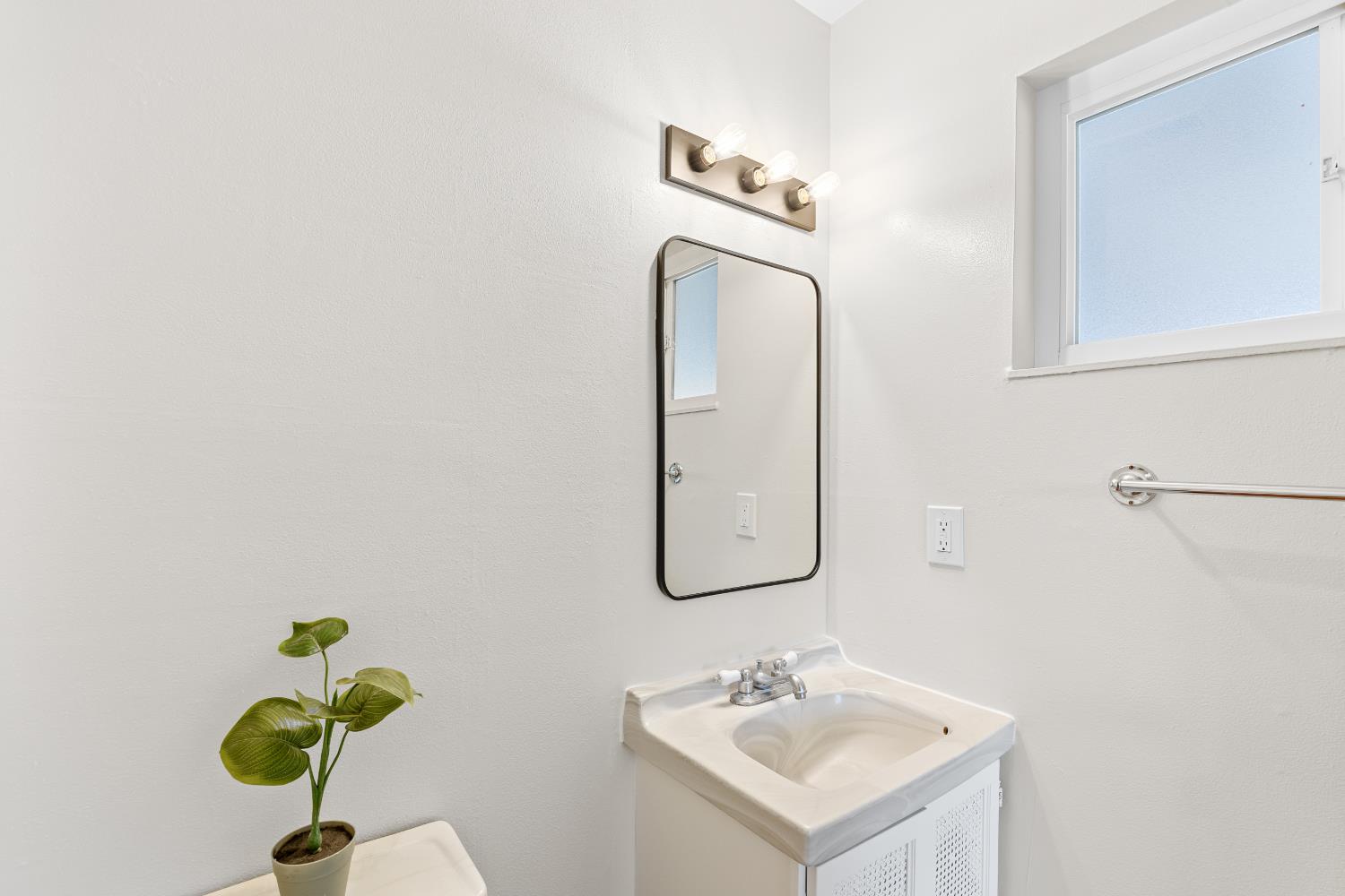 301 Rosa Avenue Winters CA 95694