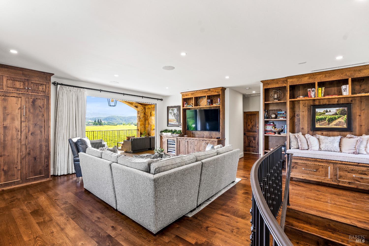 7035 Silverado Trail Napa CA 94558