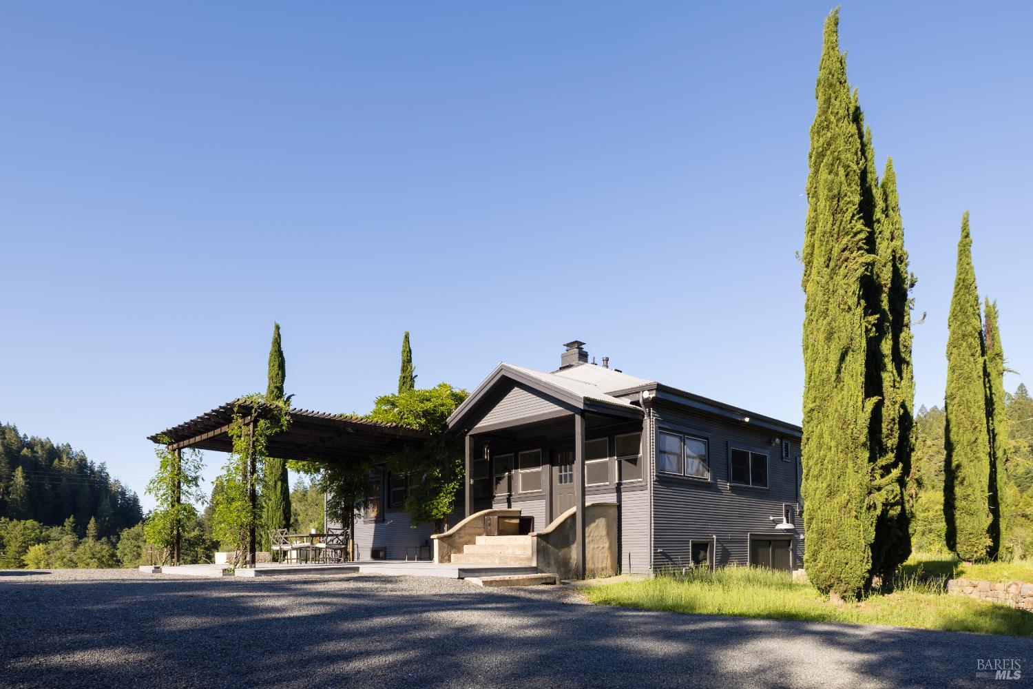 8781 Martinelli Road Forestville CA 95436