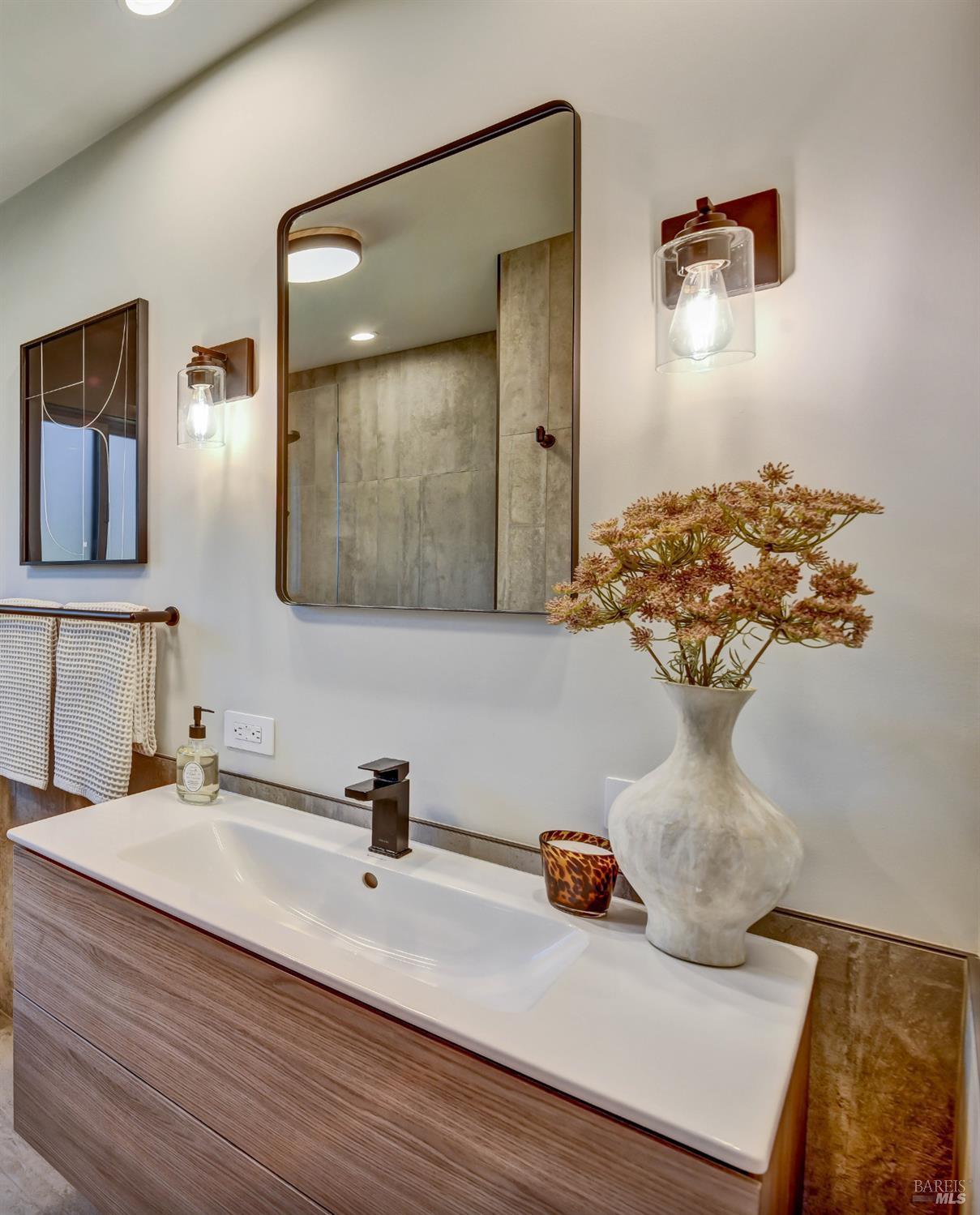 18970 Lomita Avenue Sonoma CA 95476