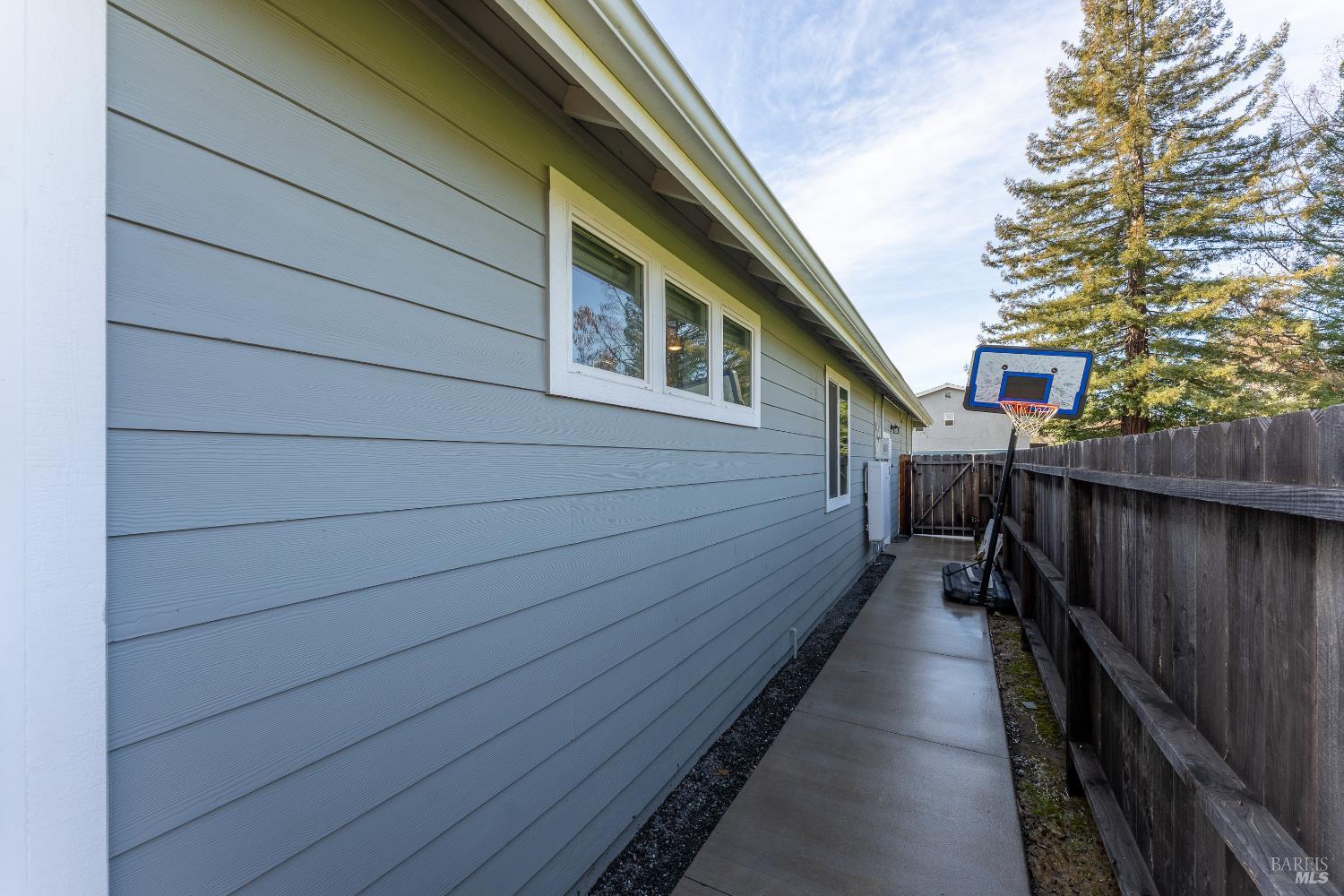 1407 Brothers Lane Willits CA 95490