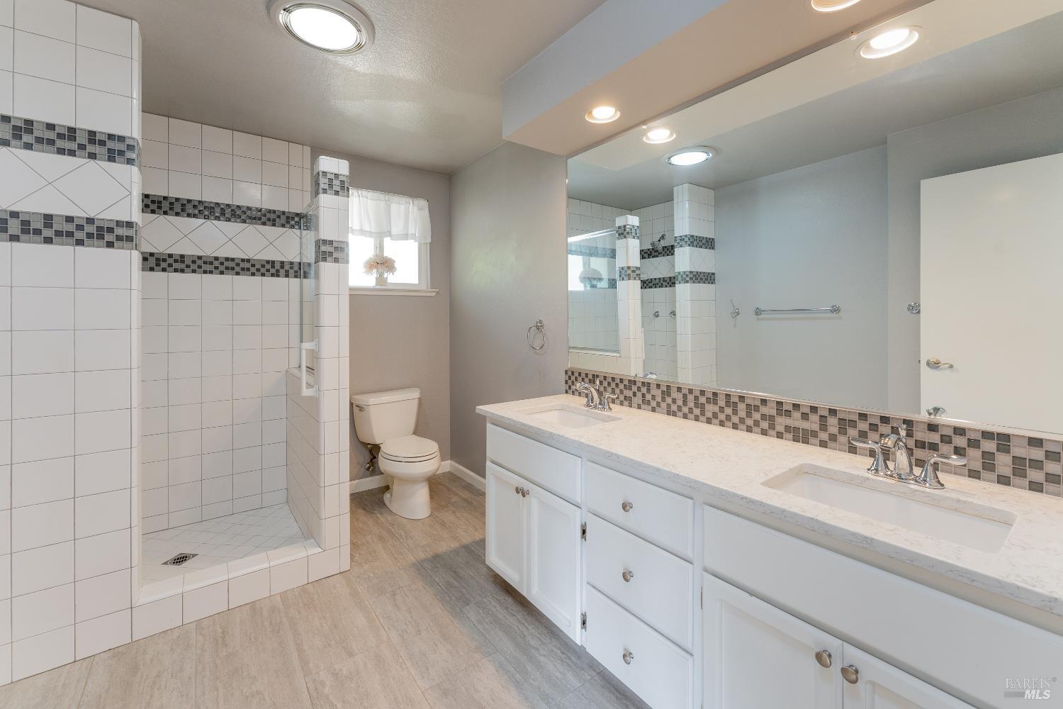 1260 Sequoia Plaza Ukiah CA 95482