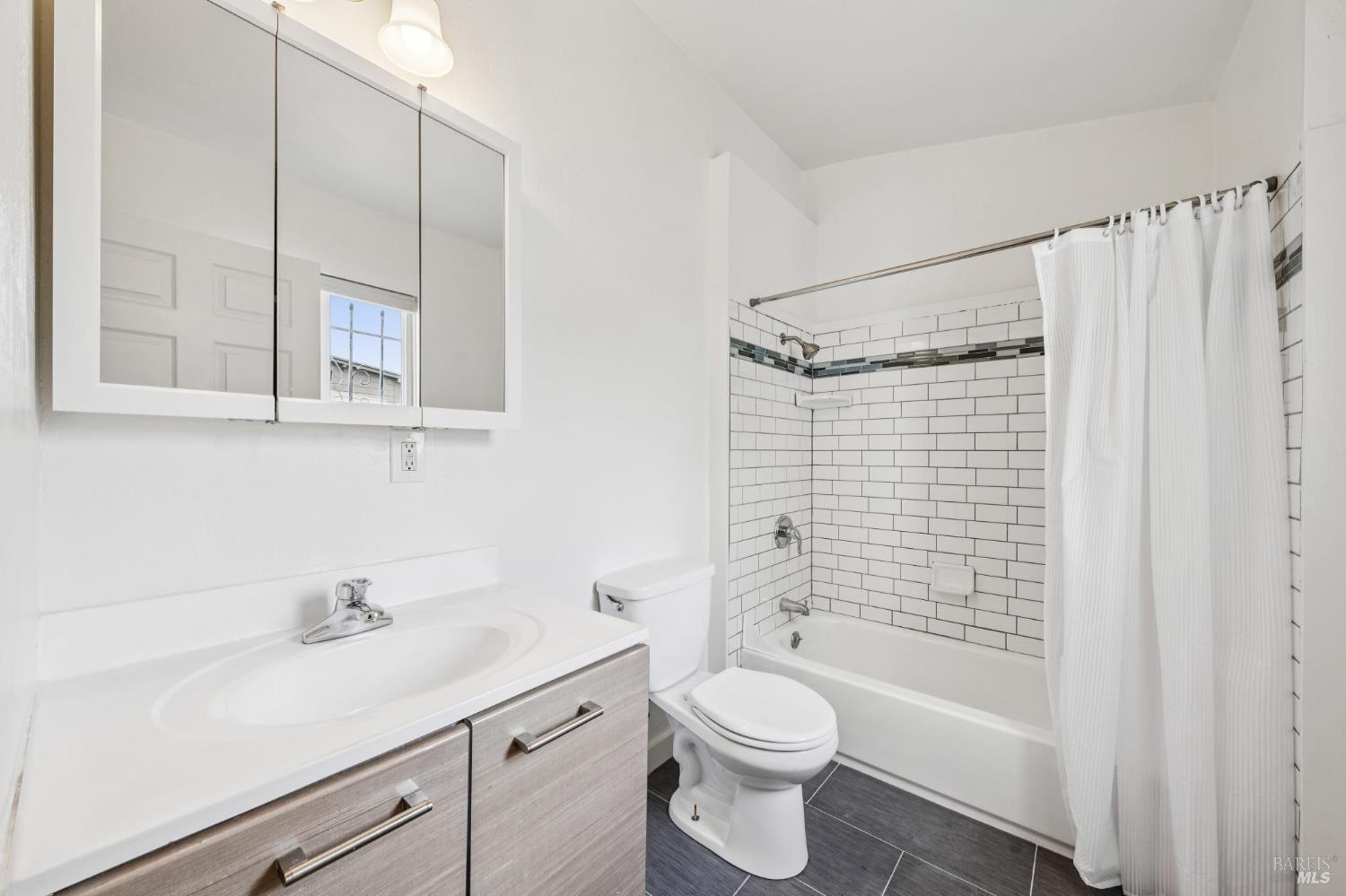 2529 Filbert Street Oakland CA 94607