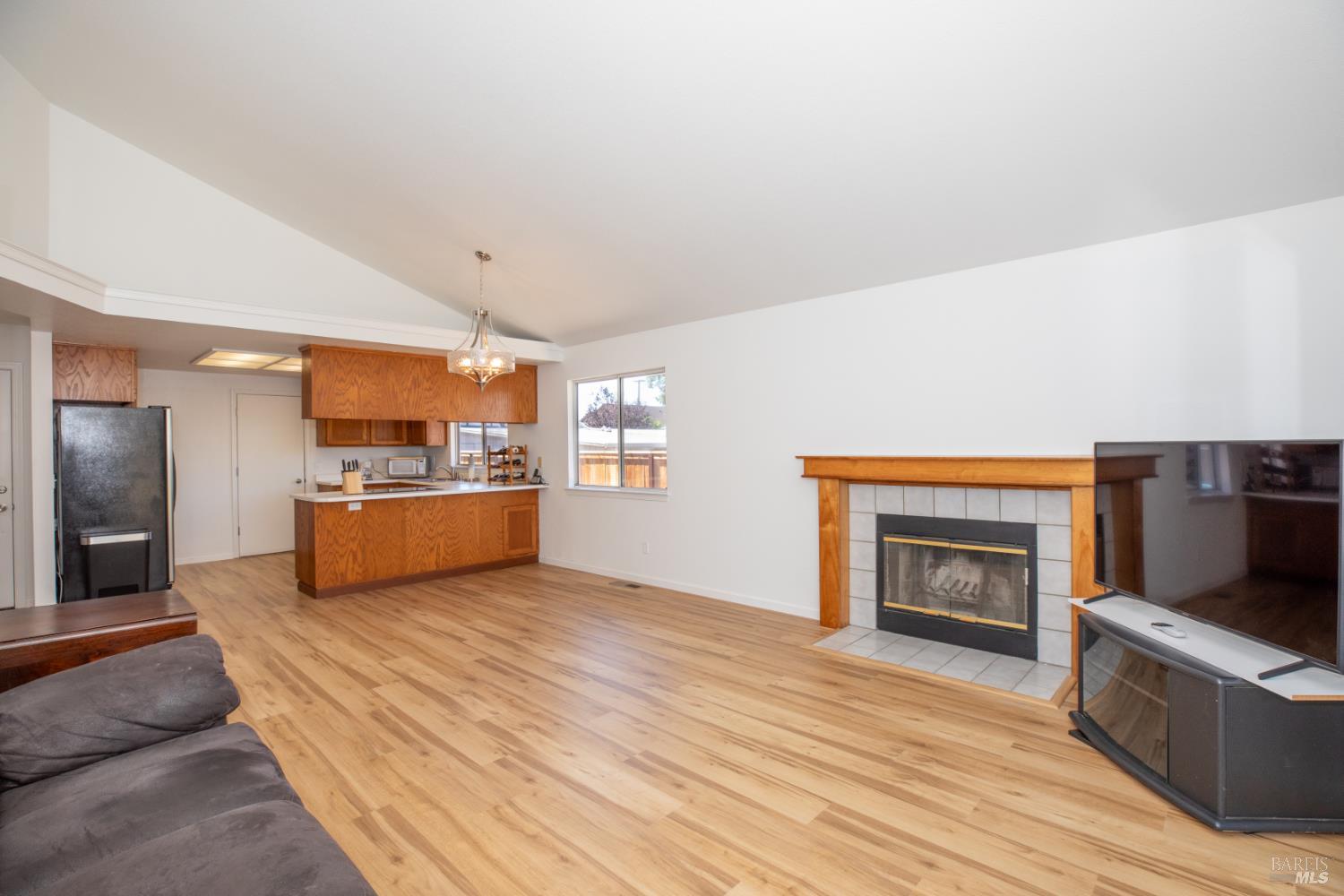 1621 Woodhue Avenue Santa Rosa CA 95403