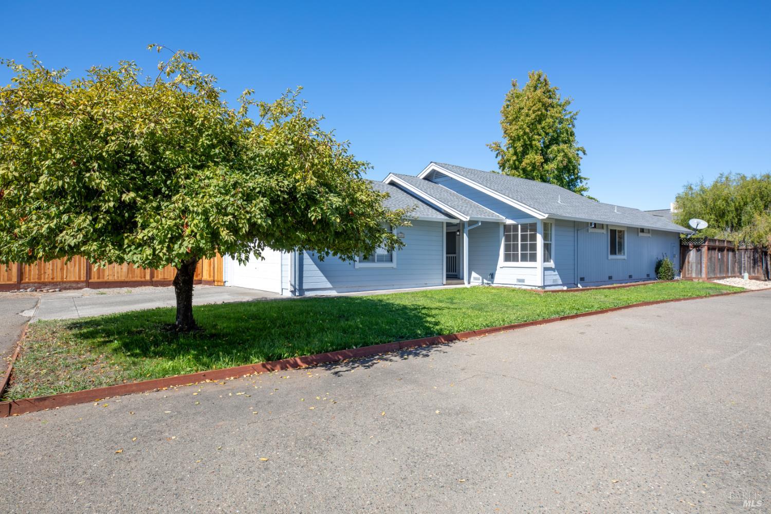 1621 Woodhue Avenue Santa Rosa CA 95403