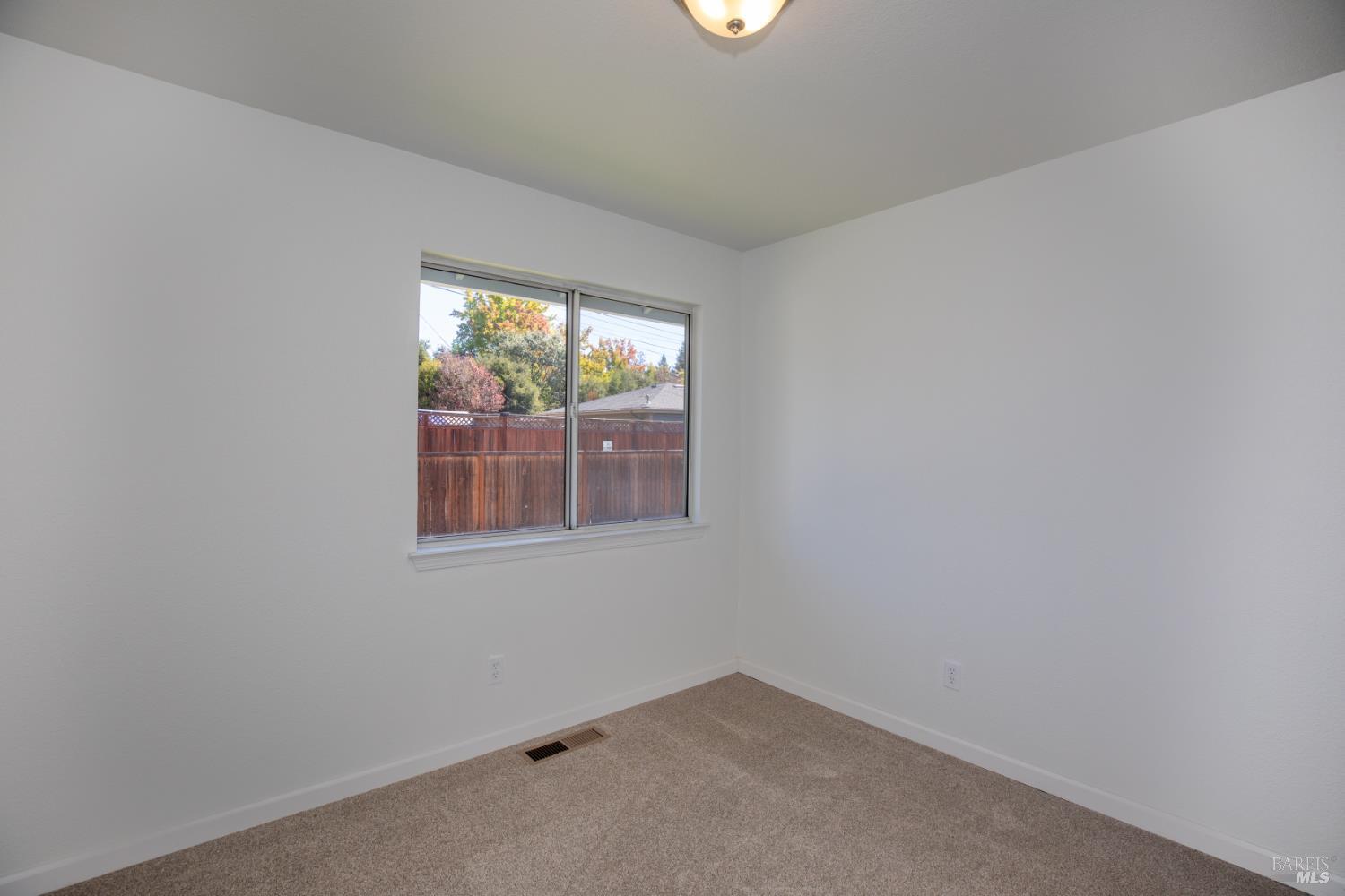 1621 Woodhue Avenue Santa Rosa CA 95403