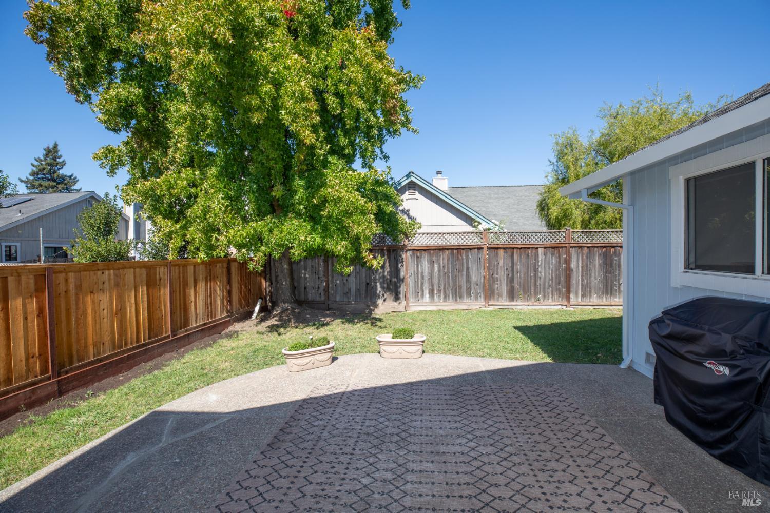 1621 Woodhue Avenue Santa Rosa CA 95403
