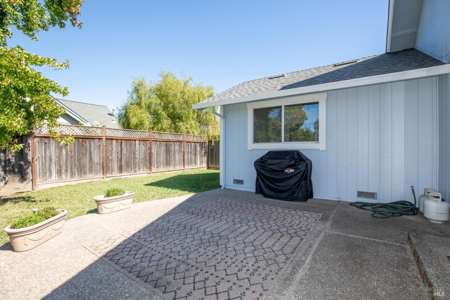 1621 Woodhue Avenue Santa Rosa CA 95403