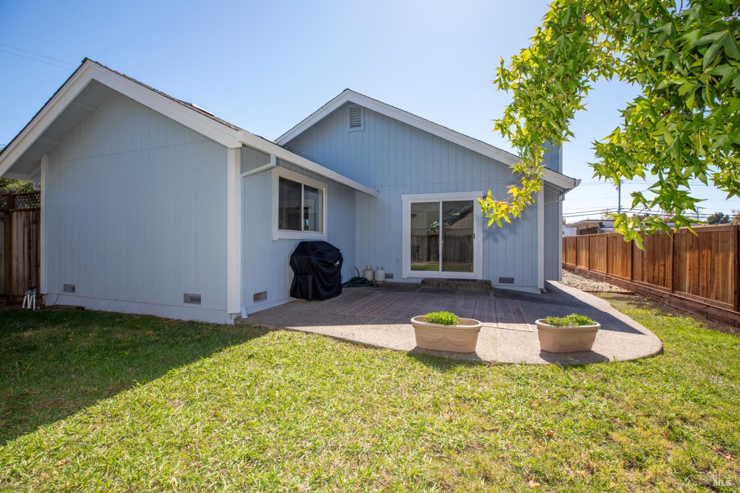 1621 Woodhue Avenue Santa Rosa CA 95403