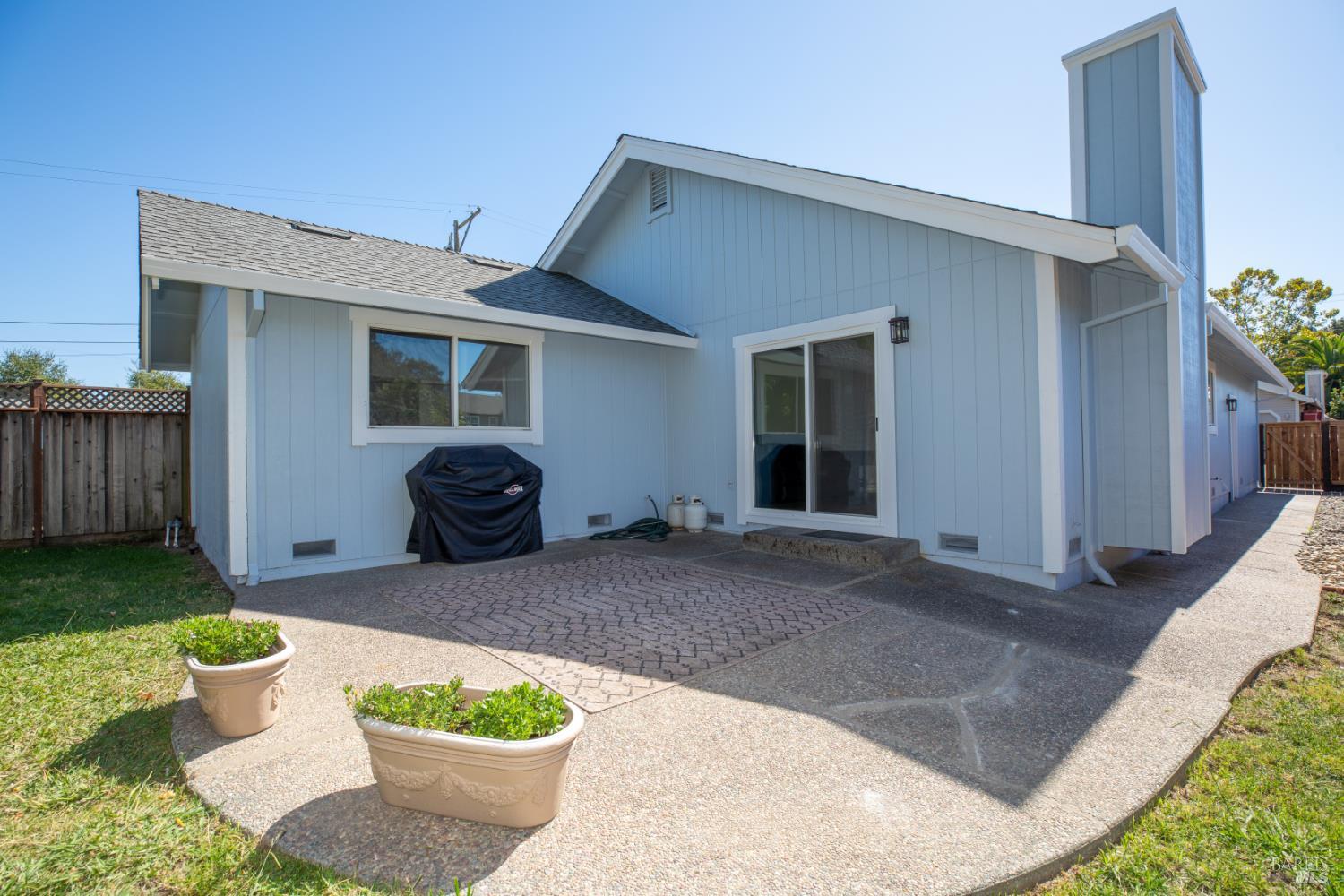 1621 Woodhue Avenue Santa Rosa CA 95403
