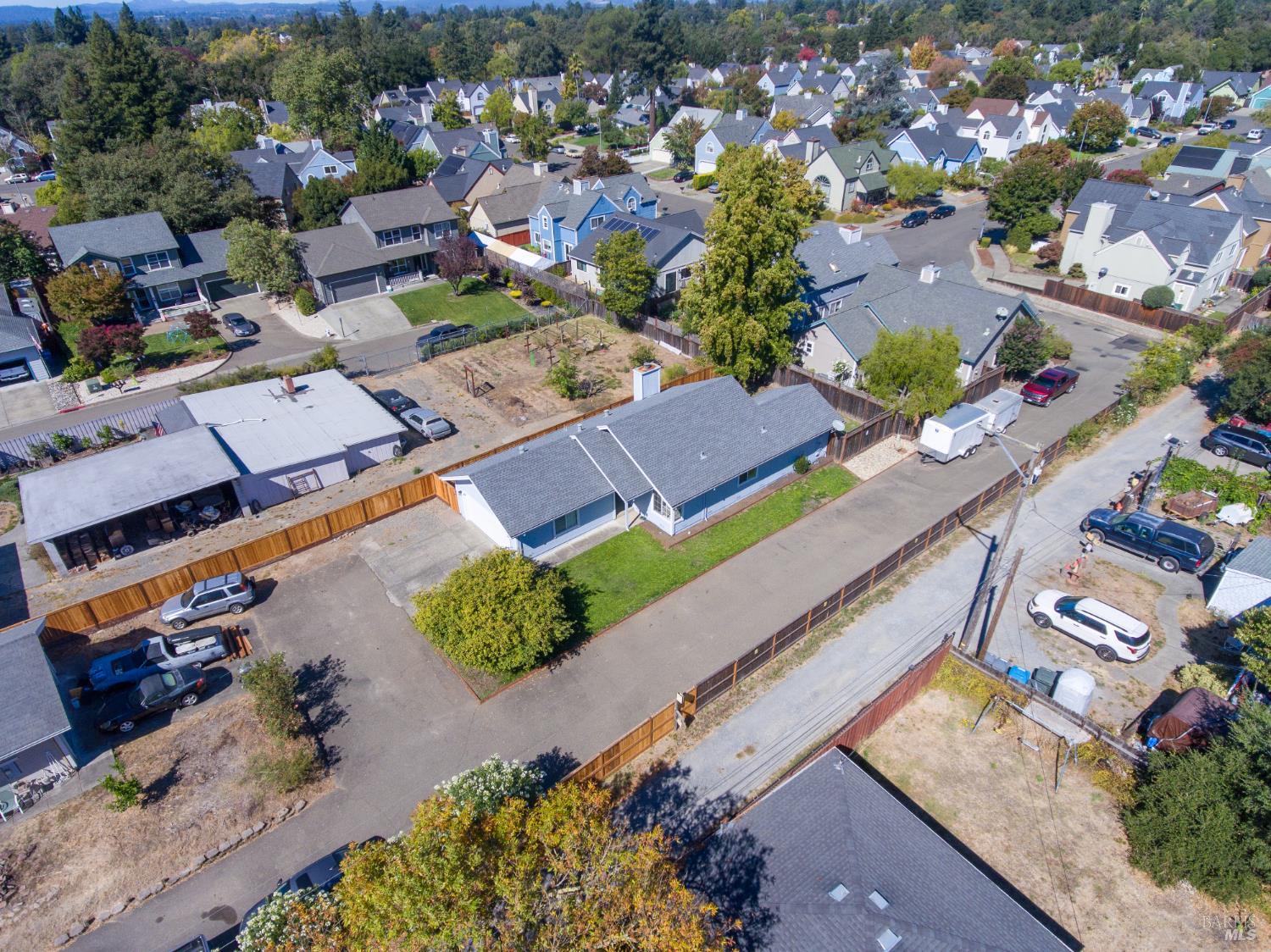 1621 Woodhue Avenue Santa Rosa CA 95403