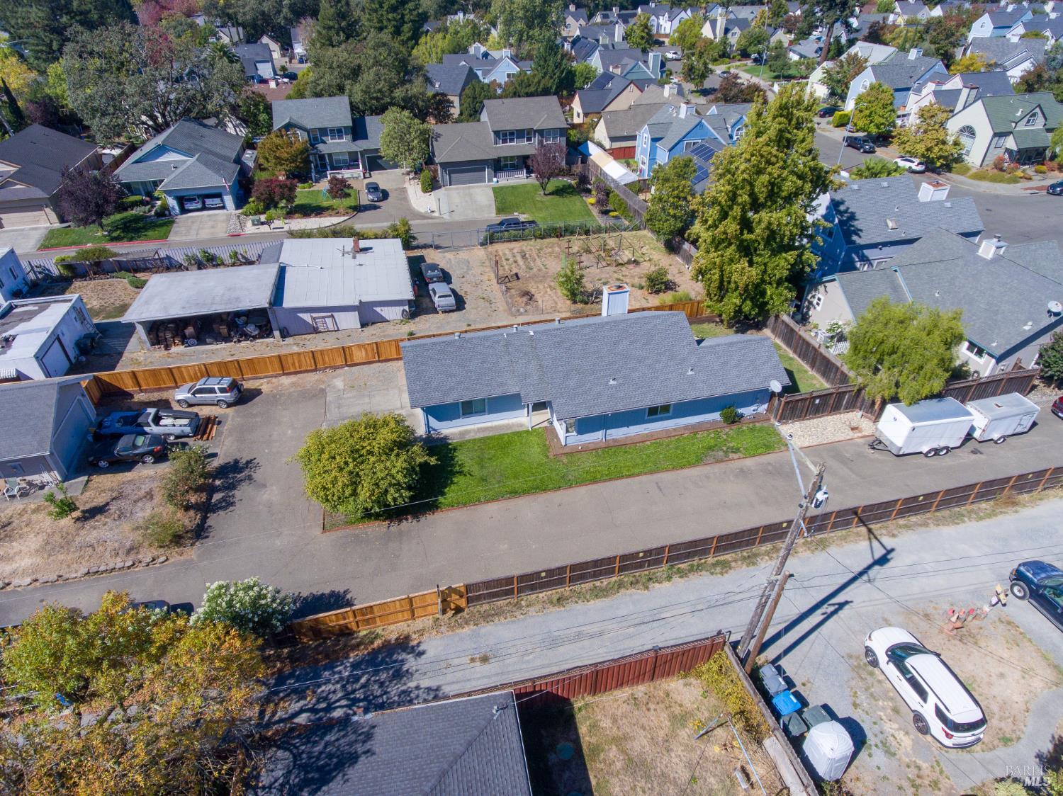 1621 Woodhue Avenue Santa Rosa CA 95403