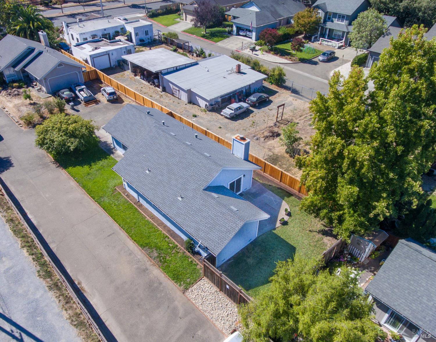 1621 Woodhue Avenue Santa Rosa CA 95403