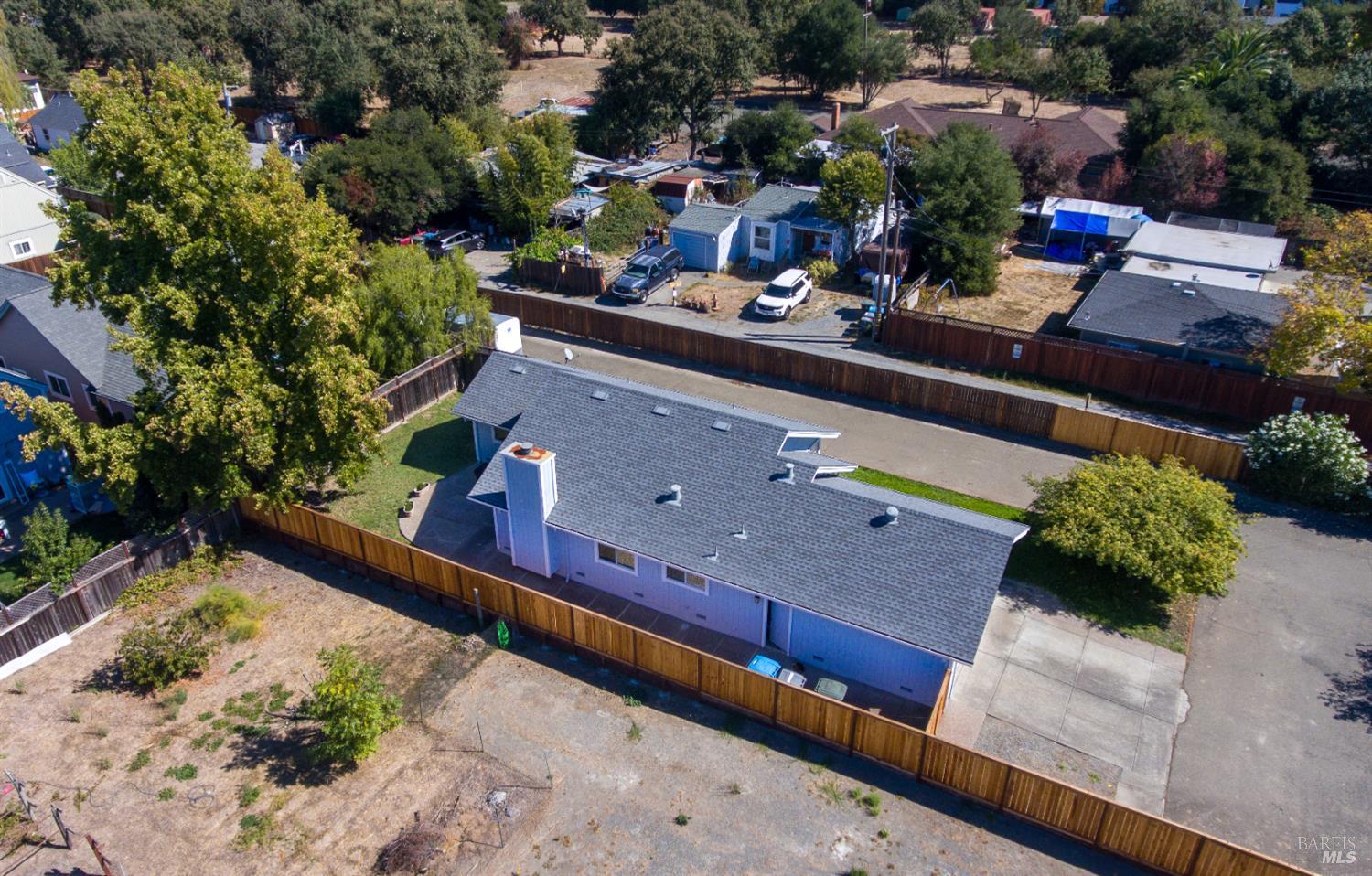 1621 Woodhue Avenue Santa Rosa CA 95403